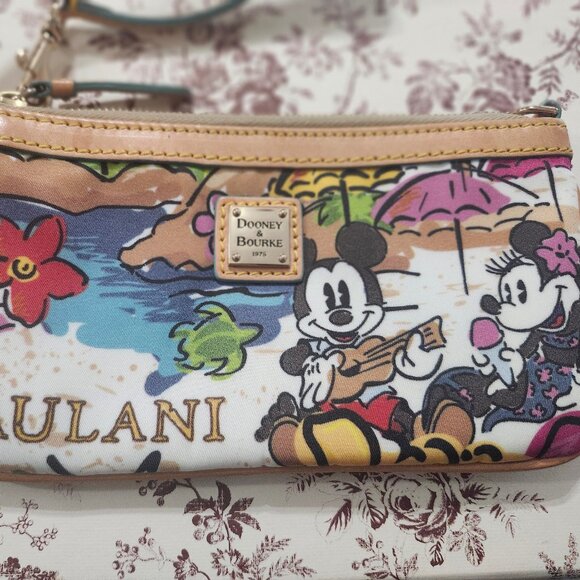 Disney Dooney and Bourke Aulani Minnie Mickey Nylon Wristlet Bag Clutch